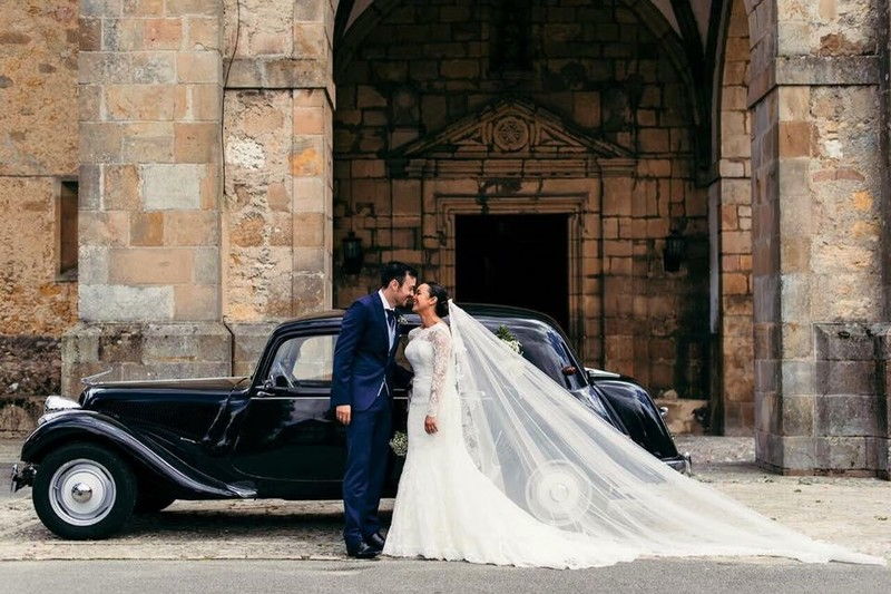 Alquiler coche clásico bodas: Citroën 11b 1954 negro