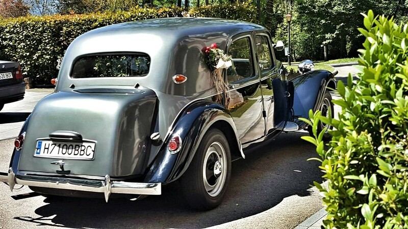 Alquiler coche clásico bodas: Citroën 11b 1954 bicolor